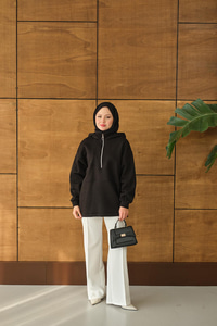 Yarım Fermuarlı Kapüşonlu Sweat Siyah