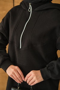 Yarım Fermuarlı Kapüşonlu Sweat Siyah