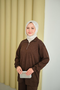 Yarım Fermuarlı Taşlı Takım Kahverengi