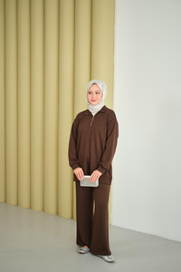 Yarım Fermuarlı Taşlı Takım Kahverengi