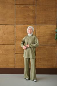 Yarım Fermuarlı Taşlı Takım Yeşil