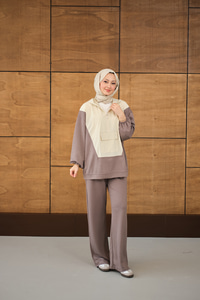 Yarım Fermuarlı Tek Cepli Pantolonlu Takım Krem