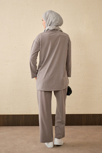 Yarım Kapama Düğme Detaylı Takım Gri