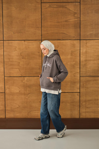Yazı Baskılı Kapüşonlu Sweat Gri
