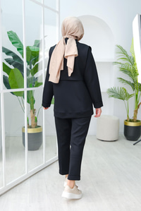 Yelek Detaylı Üçlü Takım Siyah