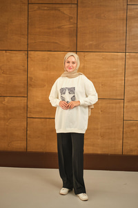 Yıldız Baskılı Sweatshirt Beyaz