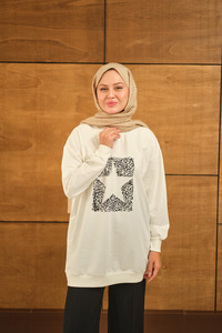 Yıldız Baskılı Sweatshirt Beyaz