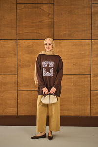 Yıldız Baskılı Sweatshirt Kahverengi