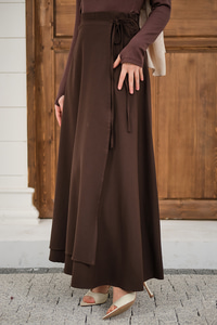 Yırtmaç Detay Kurdeleli Etek Kahverengi