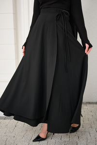 Yırtmaç Detay Kurdeleli Etek Siyah