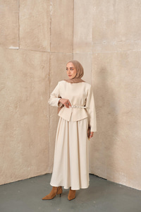 Yırtmaç Detaylı Takım Ekru