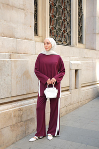 Yırtmaçlı Garni Detay Takım Bordo