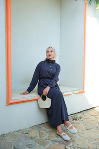 Yüksek Yaka Çıtçıtlı Elbise İndigo Mavi