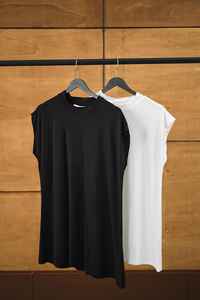 Yüksek Yaka Kolsuz İçlik Krem