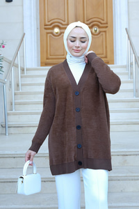 Yumuşak Dokulu Düğmeli Hırka Kahverengi