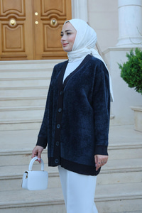 Yumuşak Dokulu Düğmeli Hırka Siyah