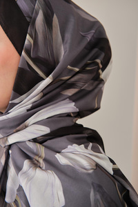 Zambak Desenli Soft Şal Füme