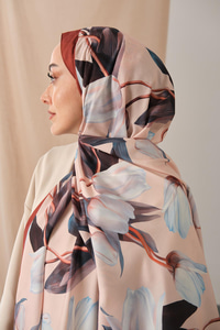 Zambak Desenli Soft Şal Kahve