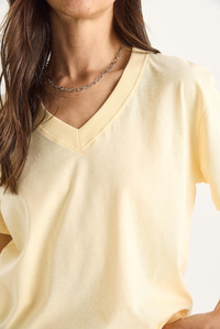 %100 Organik Pamuk Derin V Yakalı Comfort Fit T-Shirt 60602066 - Tereyağ
