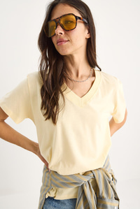 %100 Organik Pamuk Derin V Yakalı Comfort Fit T-Shirt 60602066 - Tereyağ