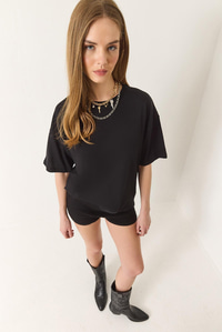 %100 Organik Pamuk Relaxed Fit Yırtmaçlı Yuvarlak Yakalı T-Shirt 60602047 - Siyah