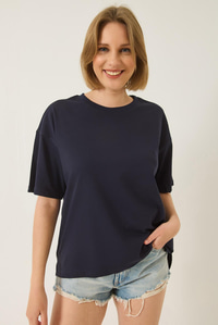 %100 Organik Pamuk Relaxed Fit Yırtmaçlı Yuvarlak Yakalı T-Shirt 60602047 - Lacivert