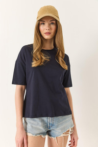 %100 Organik Pamuk Relaxed Fit Yırtmaçlı Yuvarlak Yakalı T-Shirt 60602050 - Lacivert