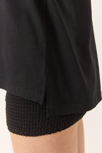 %100 Organik Pamuk Relaxed Fit Yırtmaçlı Yuvarlak Yakalı T-Shirt 60602047 - Siyah