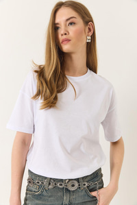 %100 Organik Pamuk Relaxed Fit Yırtmaçlı Yuvarlak Yakalı T-Shirt 60602050 - Beyaz