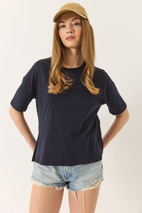 %100 Organik Pamuk Relaxed Fit Yırtmaçlı Yuvarlak Yakalı T-Shirt 60602050 - Lacivert