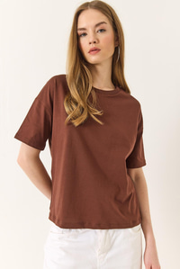 %100 Organik Pamuk Relaxed Fit Yırtmaçlı Yuvarlak Yakalı T-Shirt 60602050 - Kahve