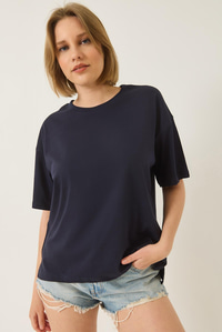 %100 Organik Pamuk Relaxed Fit Yırtmaçlı Yuvarlak Yakalı T-Shirt 60602047 - Lacivert