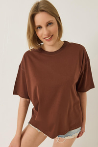 %100 Organik Pamuk Relaxed Fit Yırtmaçlı Yuvarlak Yakalı T-Shirt 60602047 - Kahve