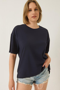 %100 Organik Pamuk Relaxed Fit Yırtmaçlı Yuvarlak Yakalı T-Shirt 60602047 - Lacivert