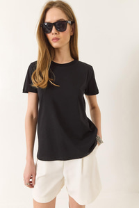 %100 Organik Pamuklu Comfort Fit Arkası Uzun Basic T-shirt 60602049 - Siyah