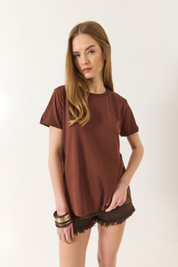 %100 Organik Pamuklu Comfort Fit Arkası Uzun Basic T-shirt 60602049 - Kahve