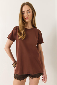 %100 Organik Pamuklu Comfort Fit Arkası Uzun Basic T-shirt 60602049 - Kahve