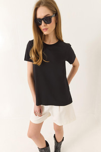 %100 Organik Pamuklu Comfort Fit Arkası Uzun Basic T-shirt 60602049 - Siyah