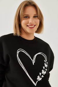 Baskılı Kalp Detaylı Bisiklet Yaka 3 İplik Şardonlu Sweatshirt 60601026 - Siyah