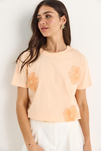Bianco Lucci Bisiklet Yaka Çiçek Aksesuarlı Kısa Kollu T-Shirt 60602060 - Yavru Ağzı