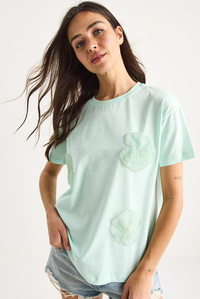 Bianco Lucci Bisiklet Yaka Çiçek Aksesuarlı Kısa Kollu T-Shirt 60602060 - Su Yeşili