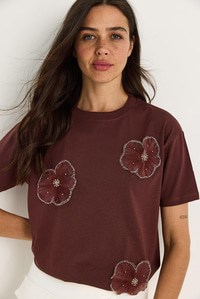 Bianco Lucci Bisiklet Yaka Çiçek Aksesuarlı Kısa Kollu T-Shirt 60602060 - Kahve
