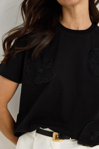 Bianco Lucci Bisiklet Yaka Çiçek Aksesuarlı Kısa Kollu T-Shirt 60602060 - Siyah