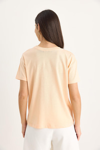 Bianco Lucci Bisiklet Yaka Çiçek Aksesuarlı Kısa Kollu T-Shirt 60602060 - Yavru Ağzı