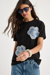 Bianco Lucci Çiçek Taş Aksesuarlı Kısa Kollu Bisiklet Yaka T-Shirt 60602059 - Siyah