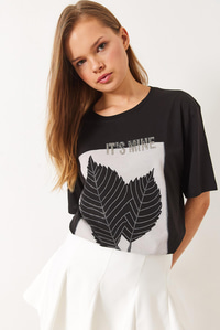 Bisiklet Yaka Boncuk Taş Detaylı Yaprak Desen Baskılı T-Shirt 60261390 - Siyah