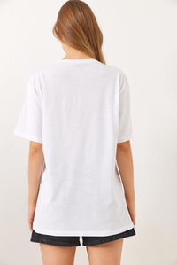 Bisiklet Yaka Boncuk Taş Detaylı Yaprak Desen Baskılı T-Shirt 60261390 - Beyaz