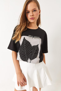 Bisiklet Yaka Boncuk Taş Detaylı Yaprak Desen Baskılı T-Shirt 60261390 - Siyah