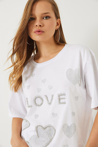 Bisiklet Yaka Boncuk ve Taş Kalp Baskılı T-Shirt 60261389 - Beyaz