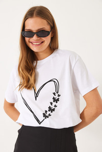 Bisiklet Yaka Kelebek Kalp Baskılı Kısa Kollu T-Shirt 60602020 - Beyaz